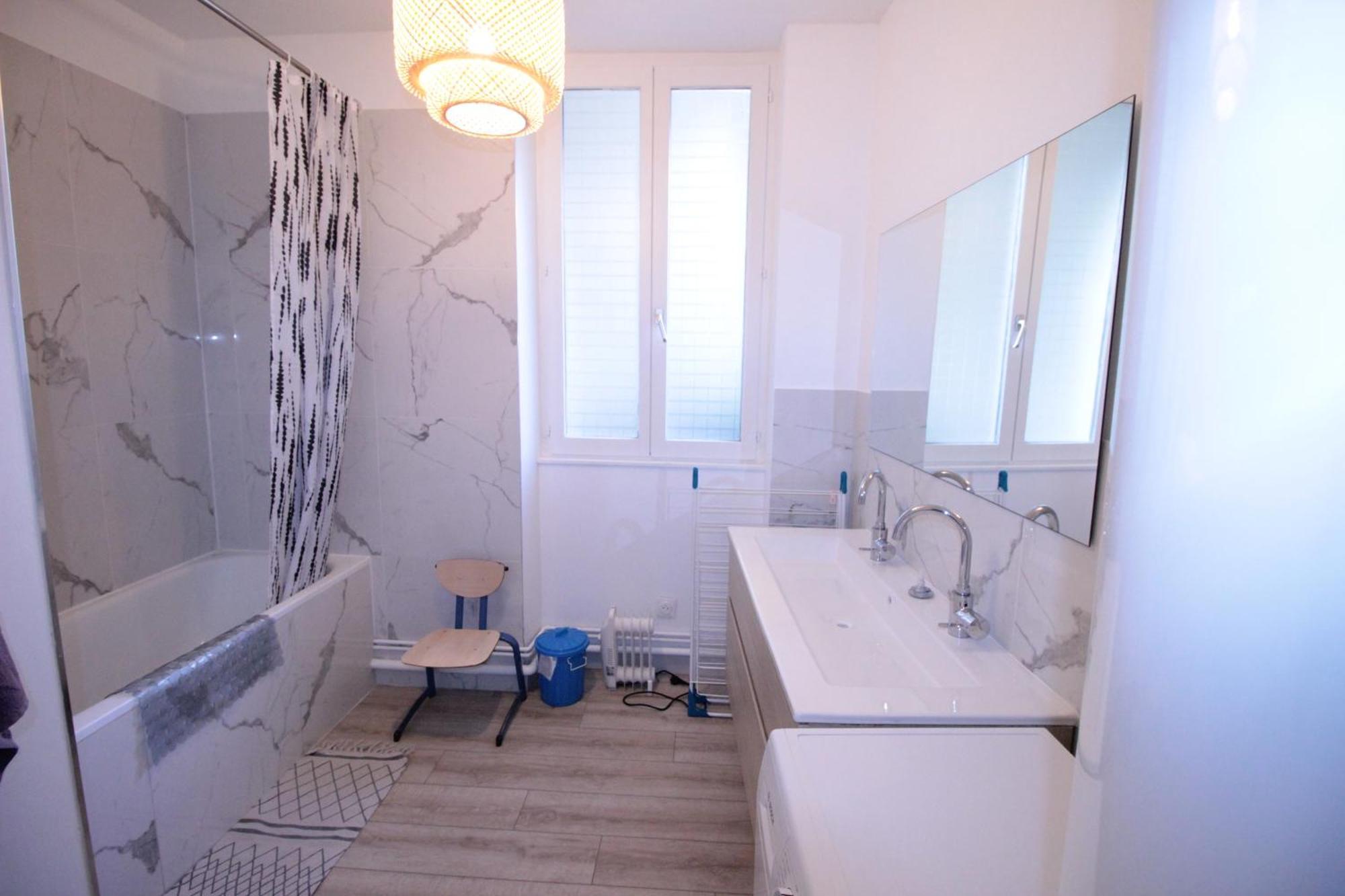 Logement Neuf "Meuse" - Hyper Centre - Parking Proche - Proche Gare - 4 Chambres - Terrasse Couverte - Wifi ! Gere Par Prestazen'Services 베르됭쉬르뫼즈 외부 사진